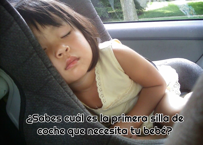 niña durmiendo en su sillita