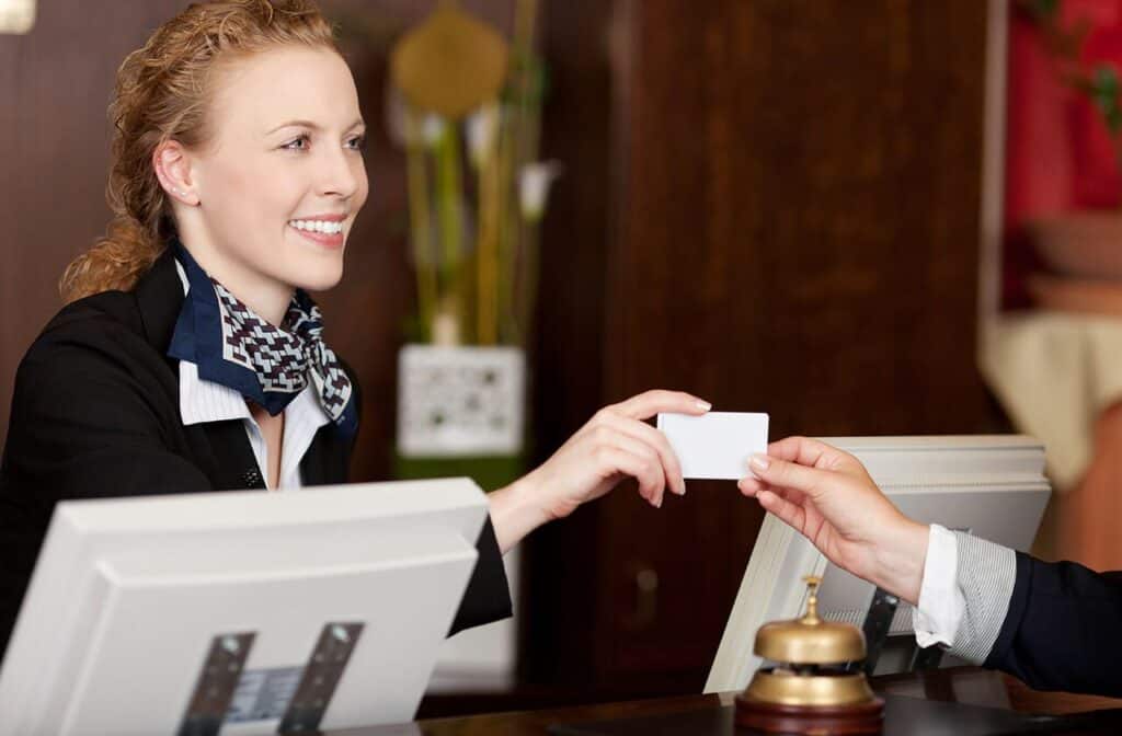 recepcionista hotel