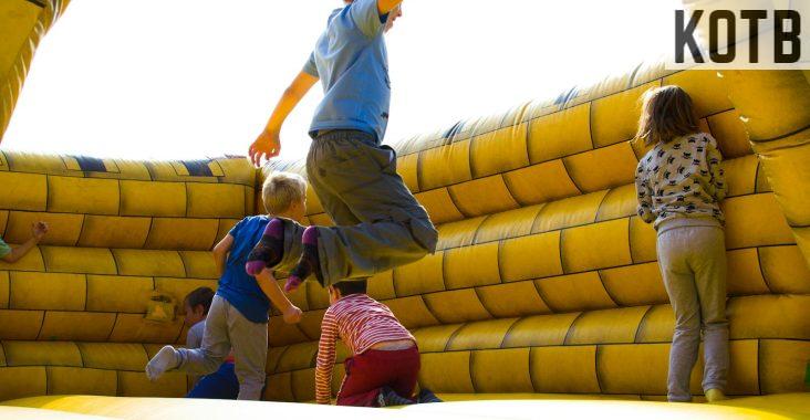Niños jugando