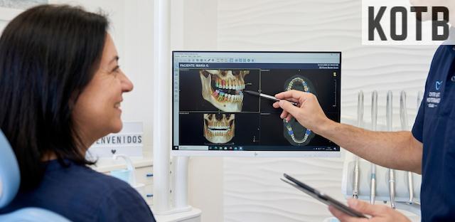 Diagnóstico dental con tecnología en una clínica de Málaga